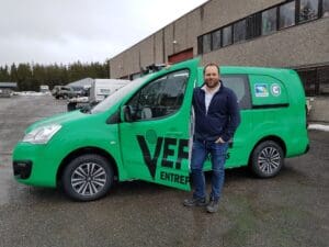 Daglig leder Hans Otto Veflen før uttesting av bilparkens nytilkomst.