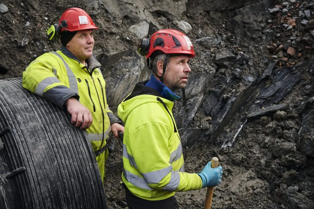 Bildet viser ansatte hos Veflen Entreprenør