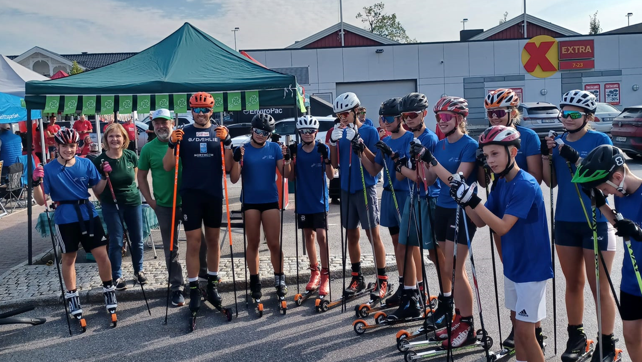 Bilde av skiløpere i Odal Skiklubb og Emil Iversen