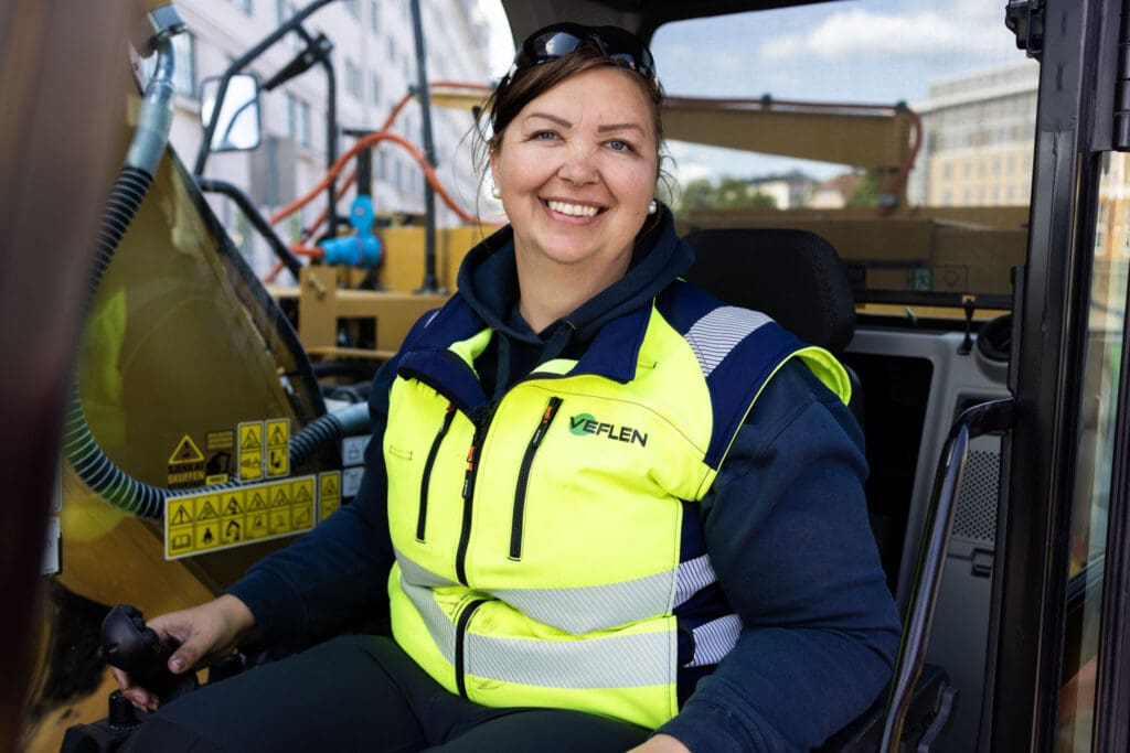 Camilla Dokken, lastebilsjåfør hos Veflen
